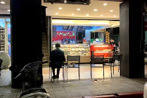 85°C Bakery Cafe Taipei Jilin image
