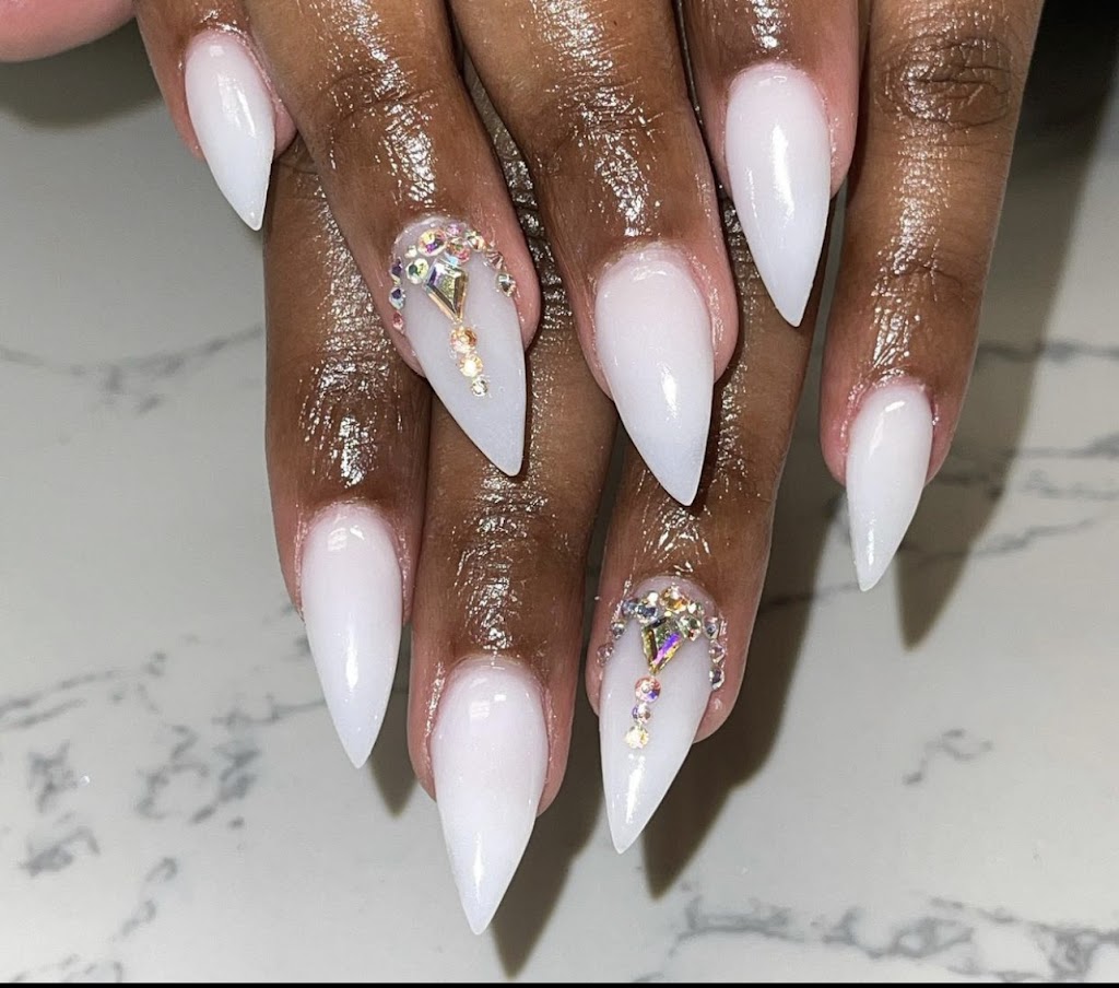Roxie B's Nails 75056