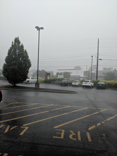 Grocery Store «Fresh Thyme Farmers Market- 82nd», reviews and photos, 4225 E 82nd St, Indianapolis, IN 46250, USA