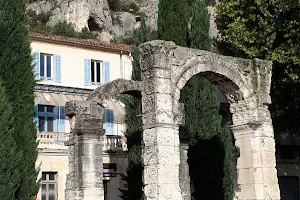 Tourist Heart of Luberon Provence | Cavaillon image