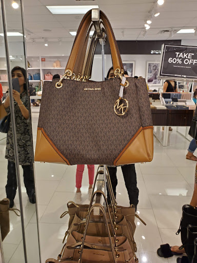 Outlet Mall «Tanger Outlet Houston», reviews and photos, 5885 Gulf Fwy, Texas City, TX 77591, USA