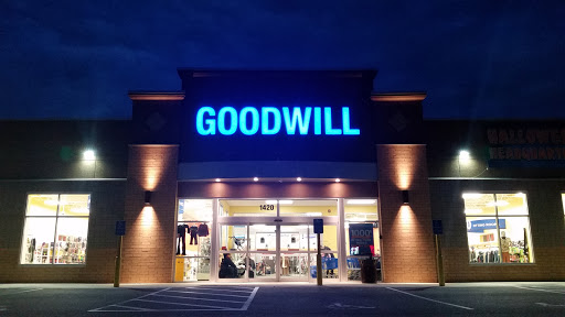 Thrift Store «Goodwill - Hutchinson», reviews and photos
