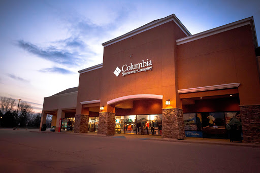 Shopping Mall «Birch Run Premium Outlets», reviews and photos, 12240 S Beyer Rd, Birch Run, MI 48415, USA