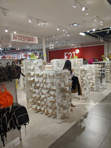 Shopping Mall «Rio Grande Valley Premium Outlets», reviews and photos, 5001 E Expy 83, Mercedes, TX 78570, USA