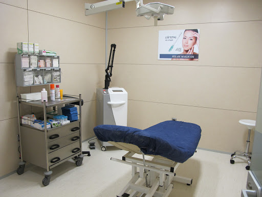 Información y opiniones sobre Clínica Ruher Medicina Estetica y Odontologia de Sevilla