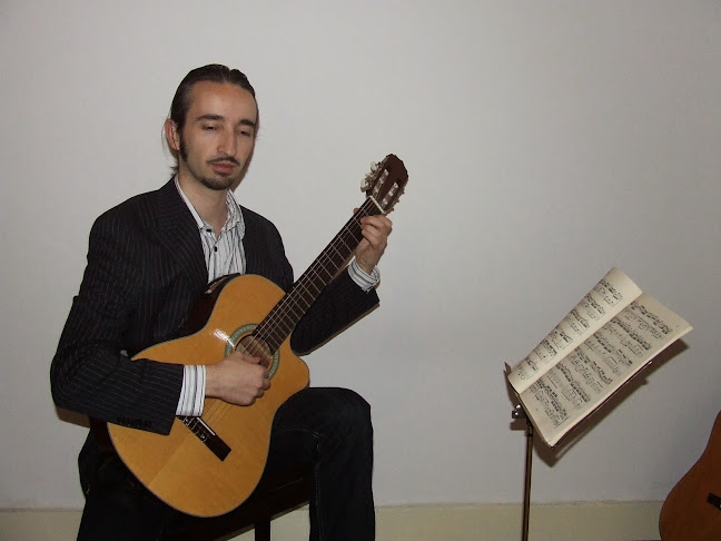 Opinii despre Nat Yelverton Music Tuition în London - Music store