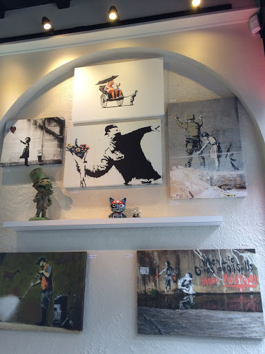 Tattoo Shop «Royal Flesh Tattoo and Piercing», reviews and photos, 4005 N Broadway St, Chicago, IL 60613, USA