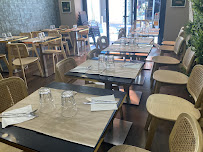 Atmosphère du O’Zalmadi - Restaurant/traiteur à Cannes - n°6