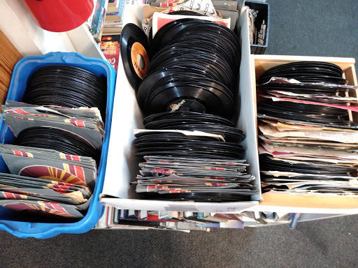 Used Book Store «Lucky Dog Books», reviews and photos, 911 W Jefferson Blvd, Dallas, TX 75208, USA