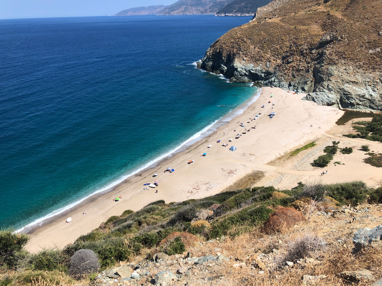 Fotografija Giannitsi beach z prostoren zaliv