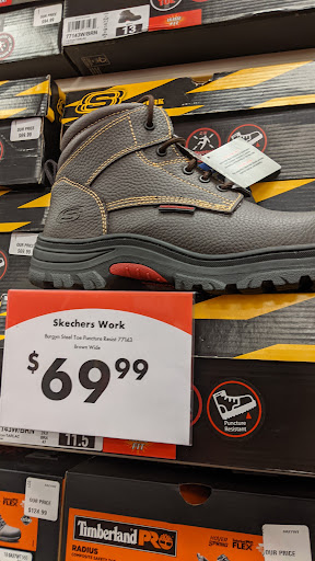 Shoe Store «Shoe Carnival», reviews and photos, 120 Dorman Commerce Dr, Spartanburg, SC 29301, USA