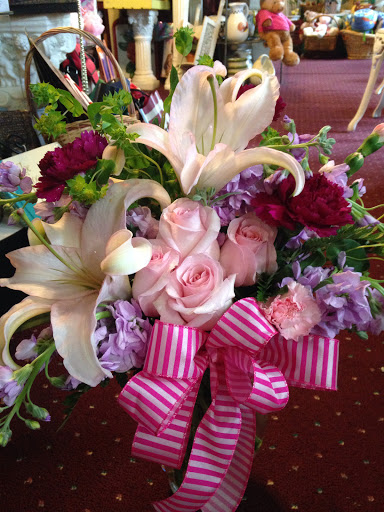 Florist «Old Town Flowers and Gifts», reviews and photos, 79 Main St NW b, Lilburn, GA 30047, USA