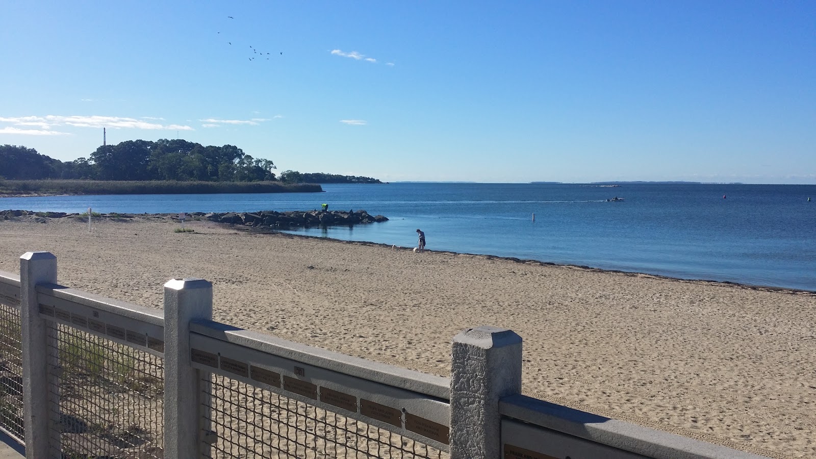 Foto di Niantic Beach area servizi
