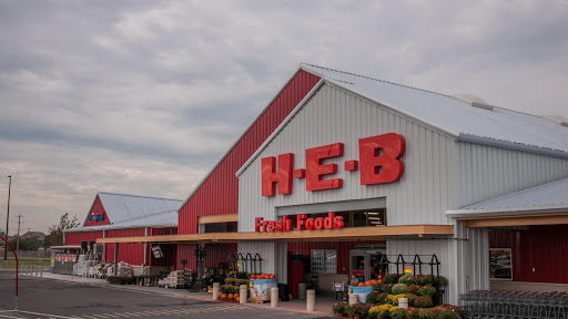 H-E-B Grocery, 107 N Sunset Strip St, Kenedy, TX 78119, USA, 