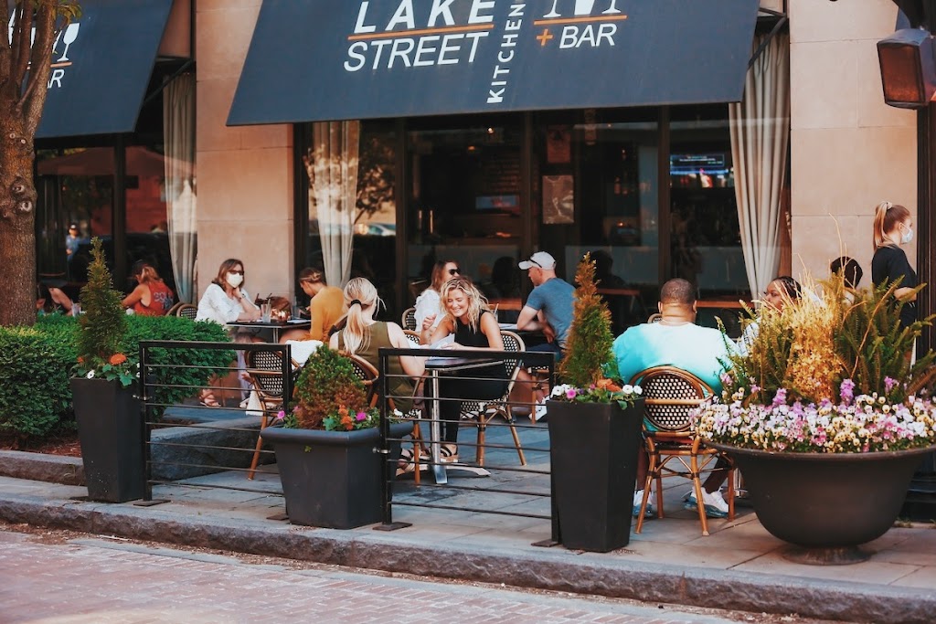 Lake Street Kitchen + Bar 60301