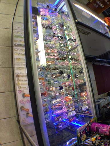 Tobacco Shop «Smokeyz Smoke Shop», reviews and photos, 410 Euclid St #7, Anaheim, CA 92802, USA