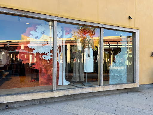 The Village at Corte Madera, 1618 Redwood Hwy, Corte Madera, CA 94925, USA, 