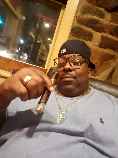 Cigar Shop «Slow Burns Cigar Shoppe & Smoking Lounge», reviews and photos, 701 Frederick Rd, Catonsville, MD 21228, USA