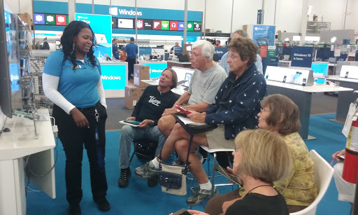 Shopping Mall «Drew 19 Shopping Center», reviews and photos, 21311 US Hwy 19 N, Clearwater, FL 33765, USA