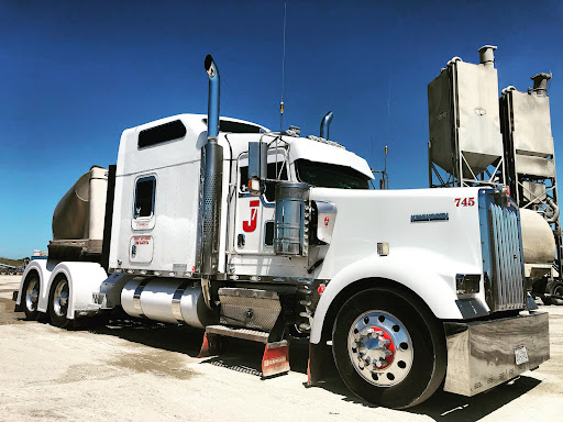 J7 Trucking LLC