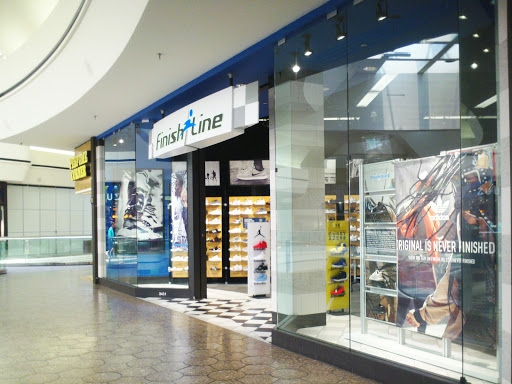 Shoe Store «Finish Line», reviews and photos, 2431 Hilltop Mall Rd C231, Richmond, CA 94806, USA