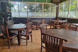 Green restaurant image