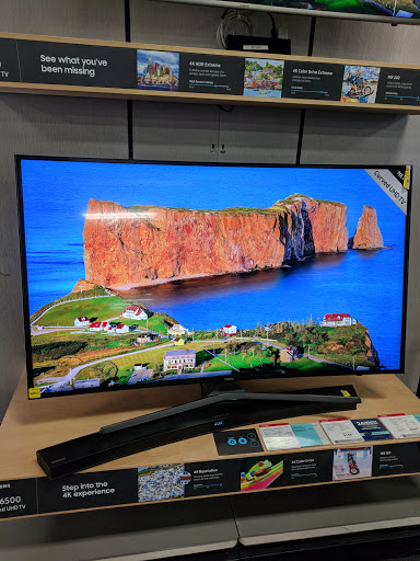 Shops to buy televisions in Milwaukee