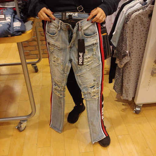 Clothing Store «Buckle», reviews and photos, 7700 W Arrowhead Towne Center #2184, Glendale, AZ 85308, USA