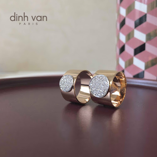 Rezensionen über Dinh van in Genf - Juweliergeschäft