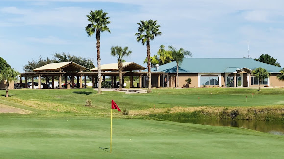 Los Lagos Golf Course & Putter's Grill