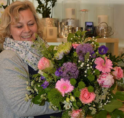 Die Rose - Andrea Eschlböck - Blumen Blumenbinderei Blumenstrauß Hochzeitsfloristik