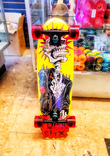 Tobacco Shop «Cherry Smoke & Skate Shop», reviews and photos, 418 Cherry Ave, Long Beach, CA 90802, USA