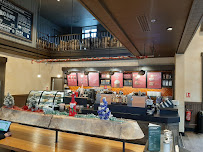 Atmosphère du Café Starbucks Coffee- Disney Hôtel Cheyenne à Coupvray - n°12