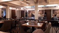 Atmosphère du Restaurant français La Taverne - Table de caractère - Chasseneuil-du-Poitou - n°12