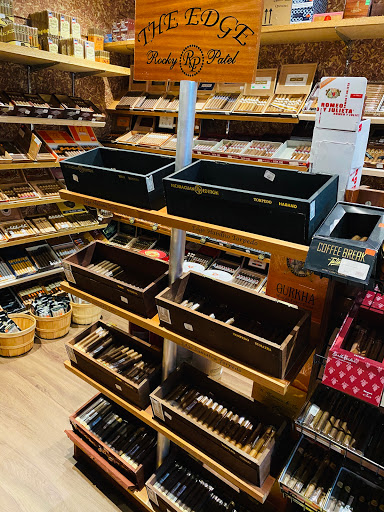 Tobacco Shop «Tobacco Palace & Vape Shop Gainesville», reviews and photos, 235 Pearl Nix Pkwy #2, Gainesville, GA 30501, USA