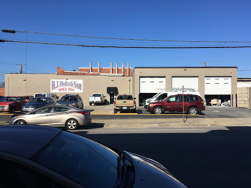 Painter «H. J. Holtz & Son, Inc.», reviews and photos, 3106 W Moore St, Richmond, VA 23230, USA