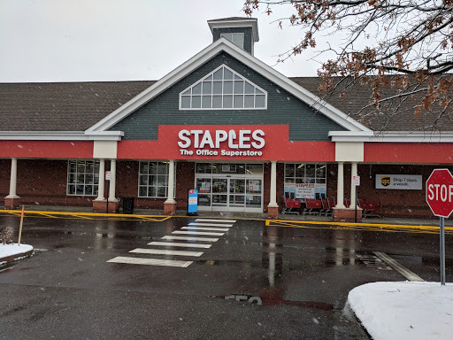 Office Supply Store «Staples», reviews and photos, 113 Mill Plain Rd, Danbury, CT 06811, USA