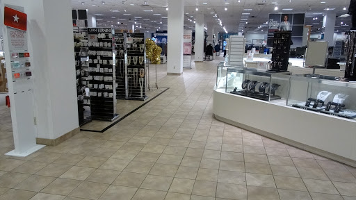 Cosmetics Store «MAC Cosmetics», reviews and photos, 702 N Midvale Blvd, Madison, WI 53705, USA