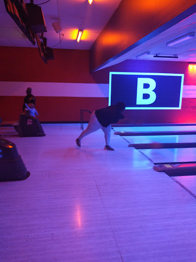 Bowling Alley «Brunswick Zone Heather Ridge Lanes», reviews and photos, 2200 S Peoria St, Aurora, CO 80014, USA