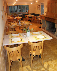Atmosphère du Restaurant français Restaurant l'aiglon à Saint-Laurent-les-Bains-Laval-d'Aurelle - n°19