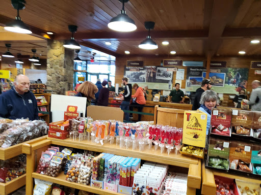 Outdoor Sports Store «Kittery Trading Post», reviews and photos, 301 US-1, Kittery, ME 03904, USA