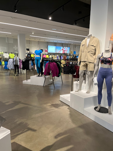 Sportswear Store «lululemon athletica», reviews and photos, 152 South Avenue, Bloomington, MN 55425, USA