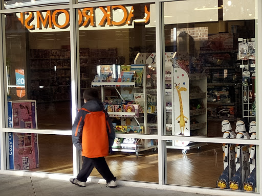 Shopping Mall «Lincoln City Outlets», reviews and photos, 1500 SE East Devils Lake Rd, Lincoln City, OR 97367, USA