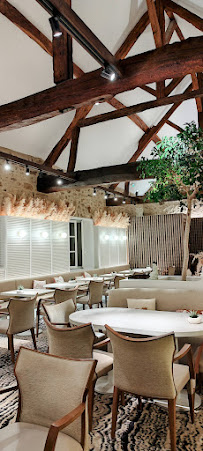 Atmosphère du Restaurant gastronomique R.mana | Restaurant Boutique (77) à Vaux-le-Pénil - n°18