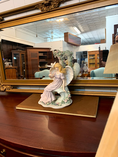 Antique Furniture Store «Every Now & Then Antique Furniture Mall», reviews and photos, 430 W Benson St, Cincinnati, OH 45215, USA