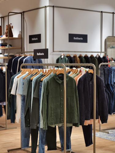 Magasin de vêtements pour hommes Balibaris - Annecy Galeries Lafayette Annecy