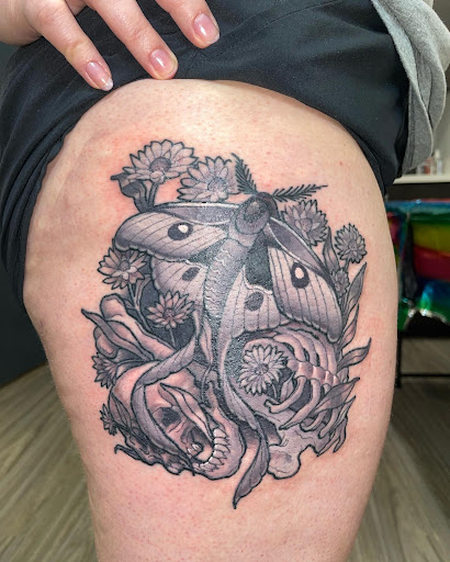 Explore color flower tattoo ideas, creative tattoo ideas in Cordova, available at Everlasting Tattoo Studio