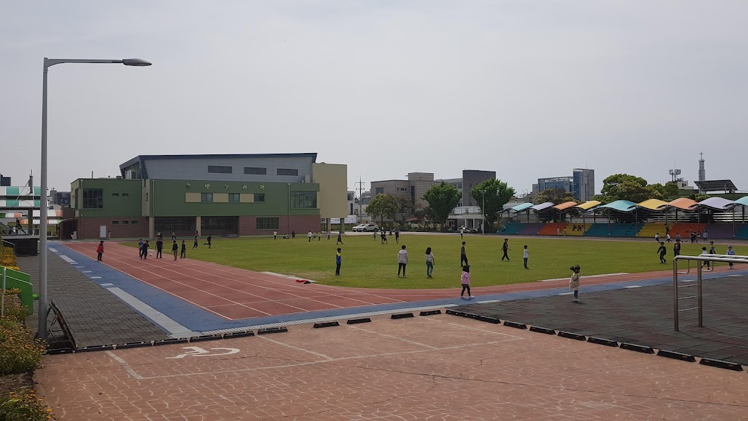 서귀서초등학교