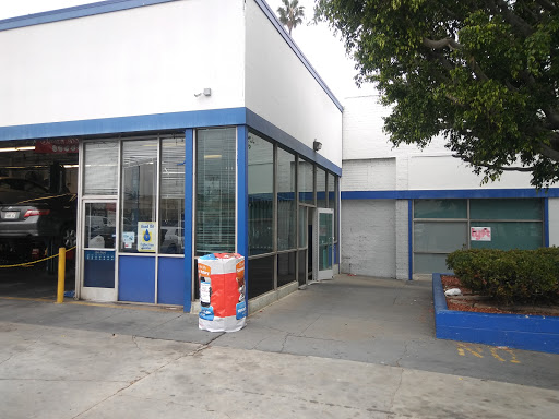 Auto Parts Store «Pep Boys Auto Parts & Service», reviews and photos, 200 E Spruce Ave, Inglewood, CA 90301, USA