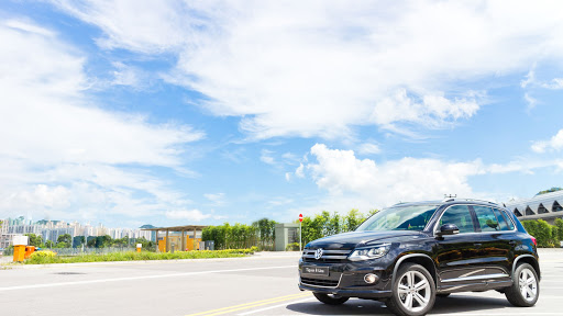 Auto Repair Shop «Autohaus Service and Sales», reviews and photos, 4411 Delemere Blvd, Royal Oak, MI 48073, USA